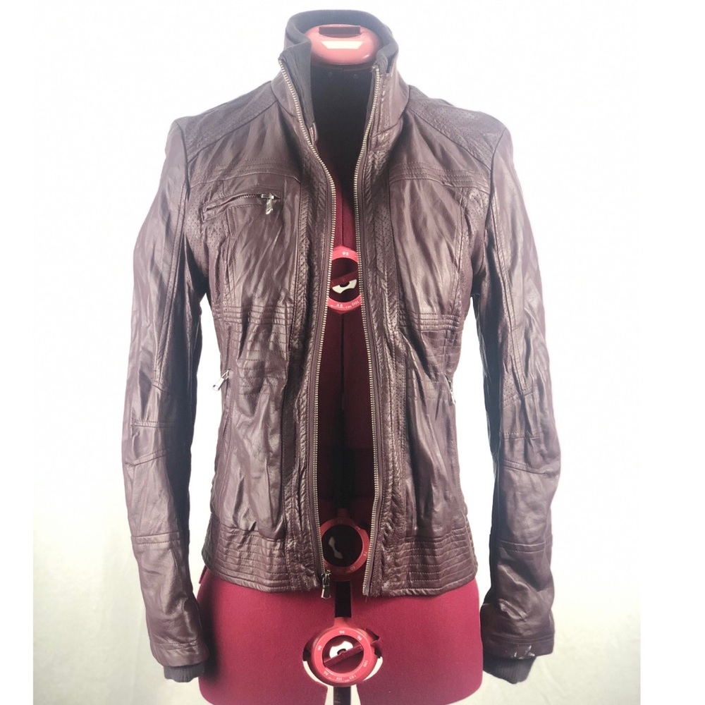 ❤️ 3/$30 Burgundy pleather jacket